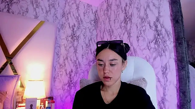 Snapshot of Athziry_ chatting on 28, 2, 2025 Athziry online show from 28, 2, 2025