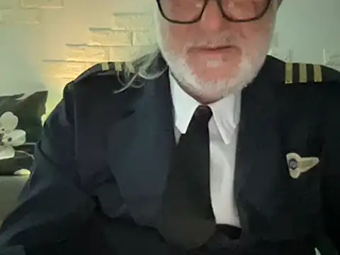 Snapshot of EroticVenetian chatting on 28, 2, 2025 EroticVenetian online show from 28, 2, 2025