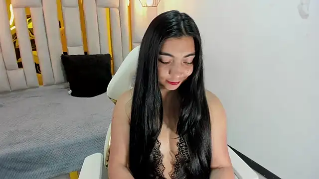 Karla hernandez  online show from 24, 1, 2025