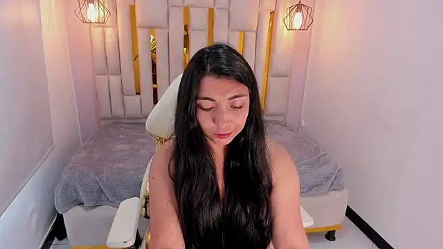 Karla hernandez  online show from 1, 3, 2025