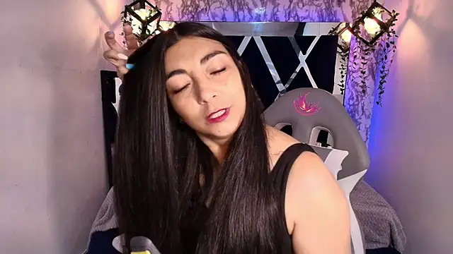 Karla hernandez  online show from 13, 9, 2025