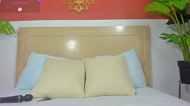 lili cardenas  online show from 1, 4, 2026