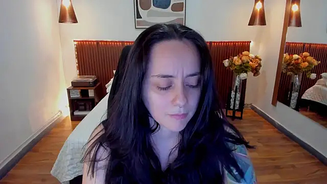 Snapshot of KatherineBond chatting on 2, 6, 2026 KatherineBond online show from 2, 6, 2026