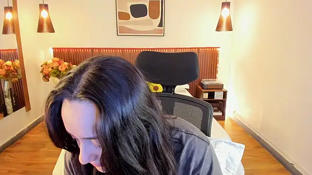 KatherineBond online show from 25, 6, 2026