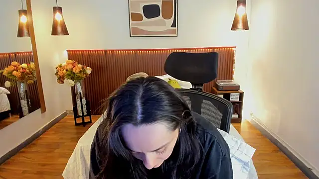 KatherineBond online show from 26, 6, 2026