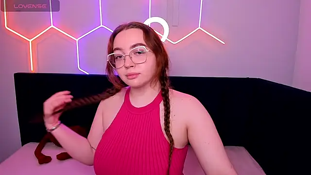 Snapshot of Emma_adorablle chatting on 8, 2, 2025 Emma adorablle online show from 8, 2, 2025