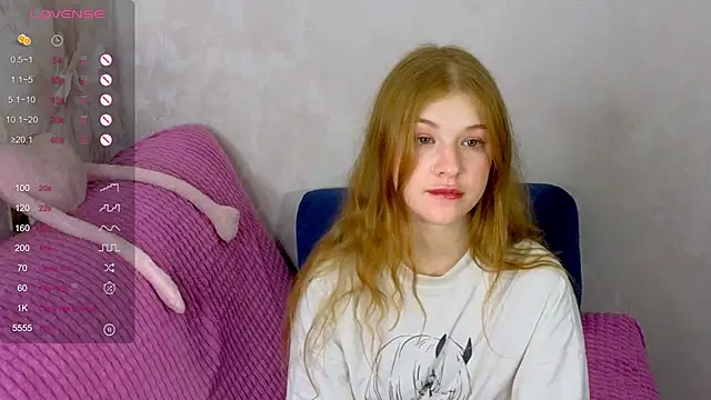 TrissMerigold9 online show from 9, 9, 2025