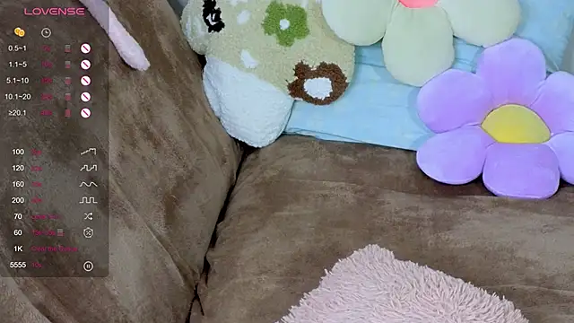 TrissMerigold9 online show from 9, 10, 2025