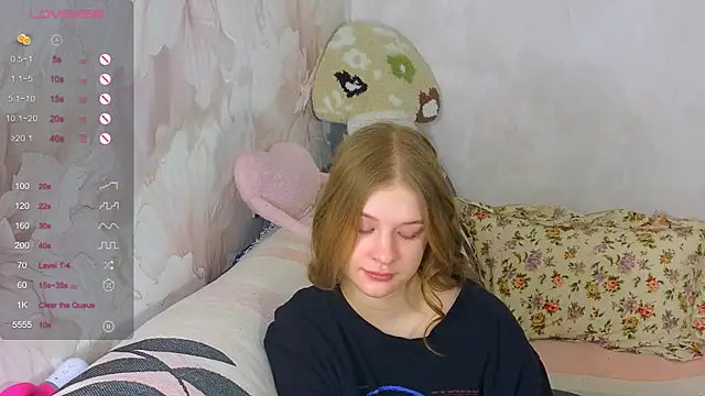 TrissMerigold9 online show from 20, 12, 2025