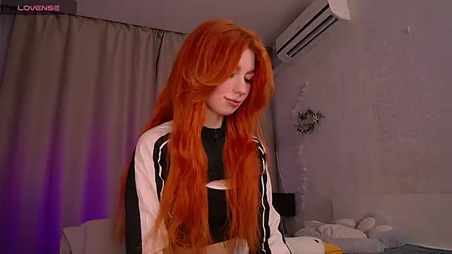 Snapshot of Evaa_Moonn_ chatting on 20, 1, 2025 Evaa Moonn  online show from 20, 1, 2025