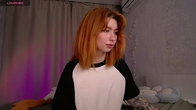 Snapshot of Evaa_Moonn_ chatting on 14, 9, 2025 Evaa Moonn  online show from 14, 9, 2025