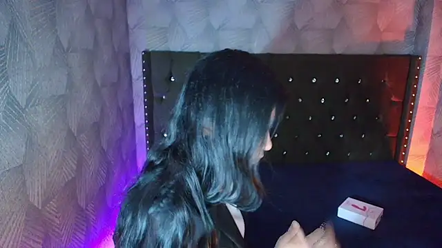 AnnaliOlsenX online show from 8, 7, 2026