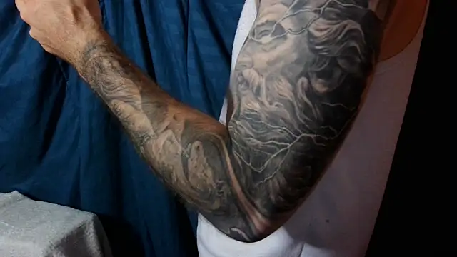 Snapshot of Kenner_fox77 chatting on 24, 12, 2024 Kenner fox77 online show from 24, 12, 2024