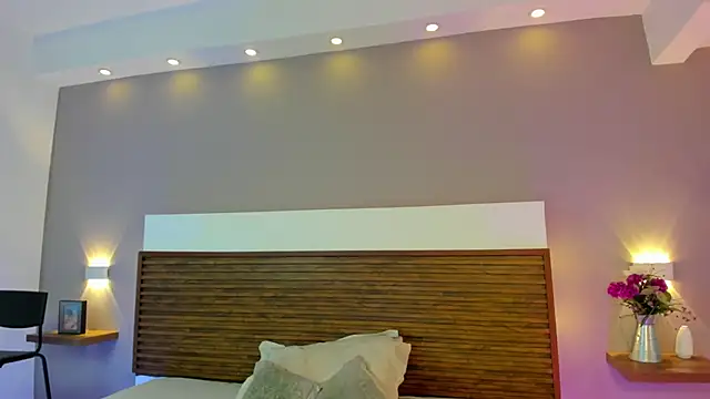 Adelehottman online show from 6, 3, 2026