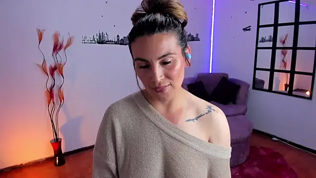 Snapshot of Elizabeth_taylor_b chatting on 21, 10, 2025 Elizabeth taylor b online show from 21, 10, 2025