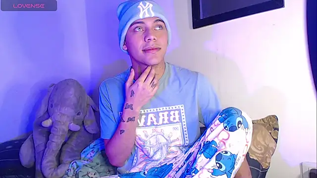 Snapshot of visaelX chatting on 8, 3, 2025 visaelX online show from 8, 3, 2025