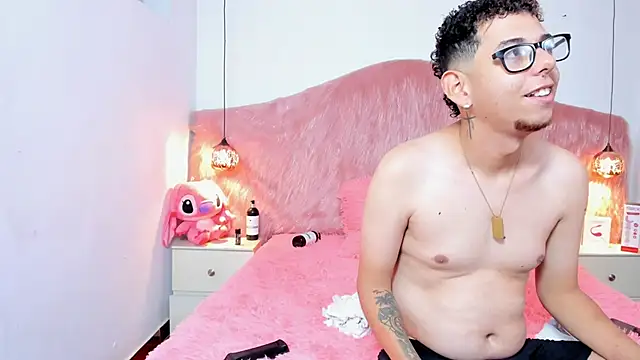 Derek and Skarlet online show from 29, 11, 2025