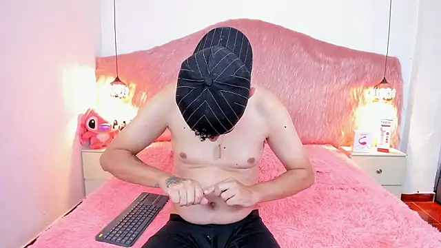 Derek and Skarlet online show from 12, 2, 2026