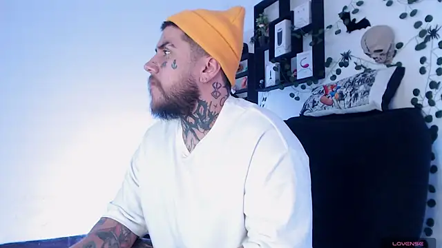 Snapshot of Ash_gusbig chatting on 10, 12, 2024 Ash gusbig online show from 10, 12, 2024