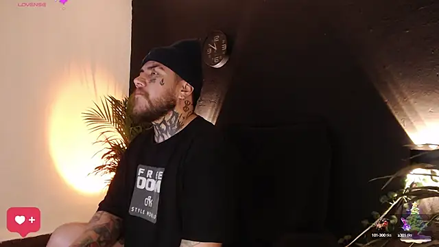 Snapshot of Ash_gusbig chatting on 5, 1, 2025 Ash gusbig online show from 5, 1, 2025