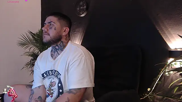 Snapshot of Ash_gusbig chatting on 12, 2, 2025 Ash gusbig online show from 12, 2, 2025