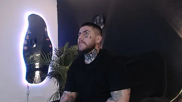 Snapshot of Ash_gusbig chatting on 18, 3, 2025 Ash gusbig online show from 18, 3, 2025