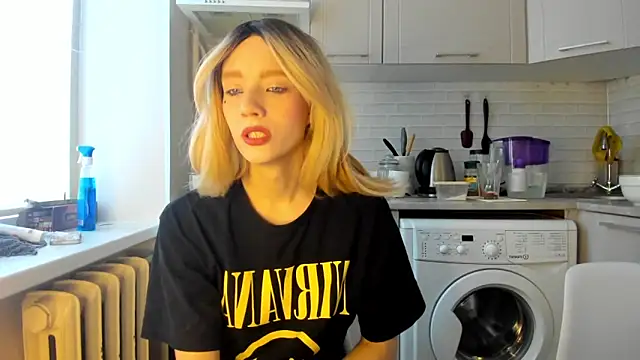  Alice Kitty online show from 4, 1, 2025