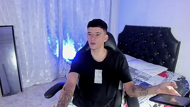 Snapshot of FrannBoy chatting on 10, 3, 2025 FrannBoy online show from 10, 3, 2025