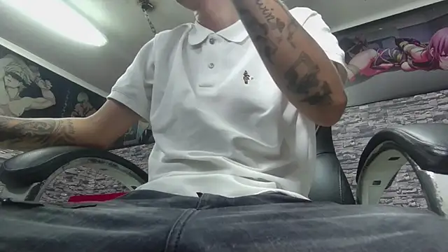 Snapshot of FrannBoy chatting on 19, 3, 2025 FrannBoy online show from 19, 3, 2025