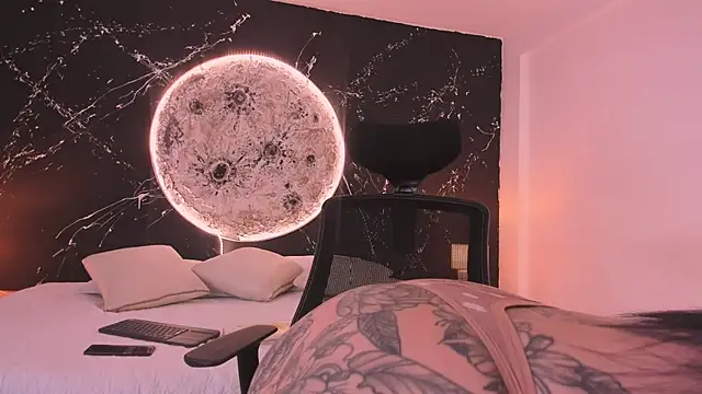 Snapshot of GinebraaFox_ chatting on 20, 2, 2025 GinebraaFox online show from 20, 2, 2025