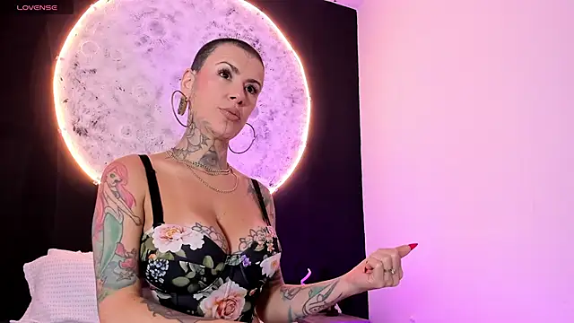 Snapshot of GinebraaFox_ chatting on 6, 3, 2025 GinebraaFox online show from 6, 3, 2025