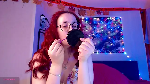 Snapshot of VanessaLincum chatting on 10, 11, 2025 VanessaLincum online show from 10, 11, 2025