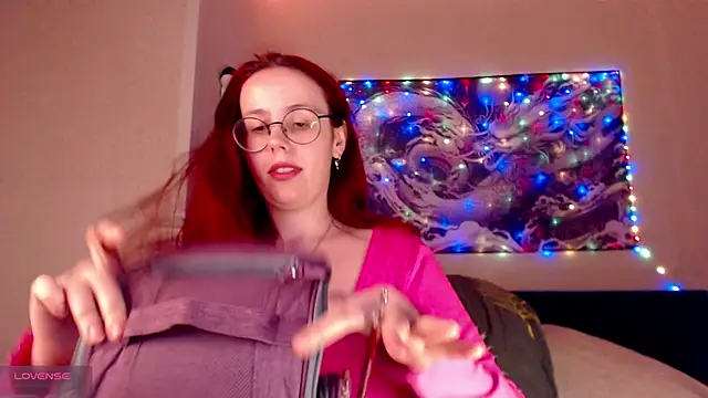 Snapshot of VanessaLincum chatting on 21, 11, 2025 VanessaLincum online show from 21, 11, 2025