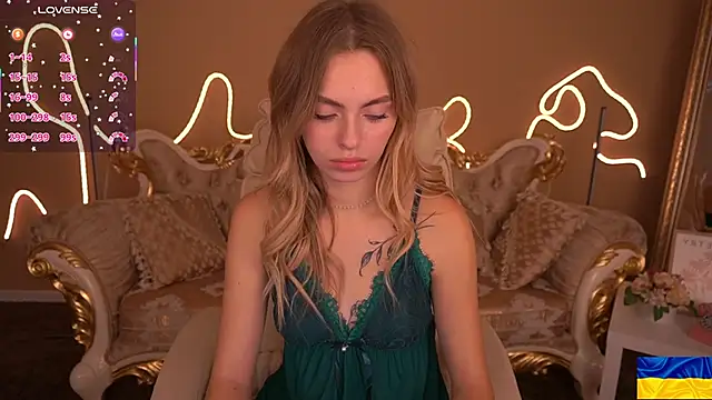 ChloeBrightt online show from 22, 10, 2025