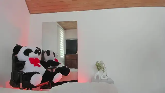 AtheneaRossi online show from 20, 1, 2025