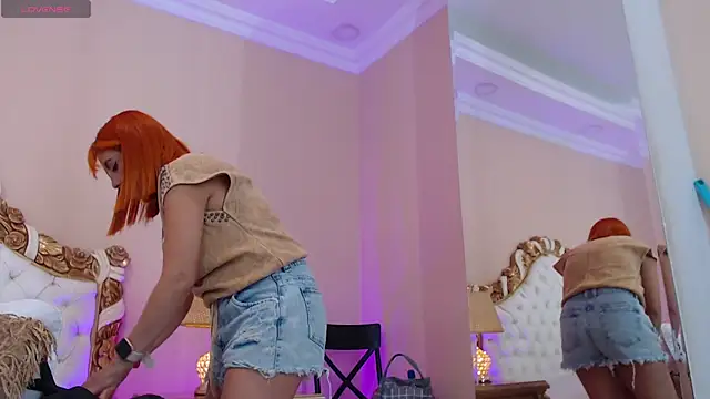 AdelinaVans online show from 6, 10, 2025