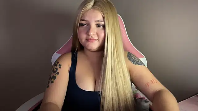 SweetPaige  online show from 23, 1, 2025