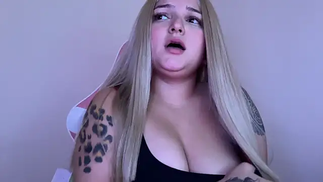 SweetPaige  online show from 27, 1, 2025