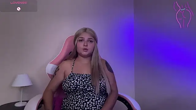 SweetPaige  online show from 28, 2, 2025