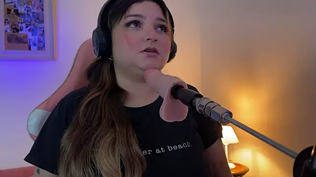 SweetPaige  online show from 9, 11, 2025