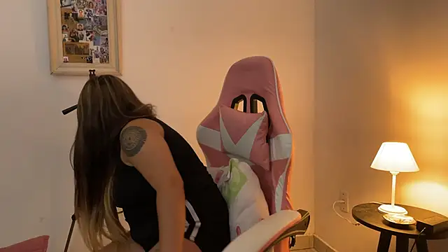 SweetPaige  online show from 4, 2, 2026