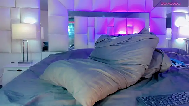 naomy  xx online show from 27, 2, 2025