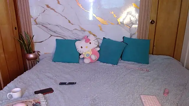 Snapshot of kittycatw chatting on 23, 4, 2026 kittycatw online show from 23, 4, 2026