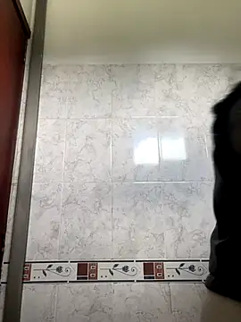 LinnaGardenia online show from 21, 10, 2025