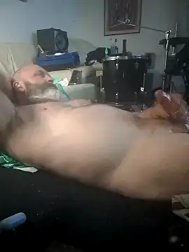 iambradz online show from 6, 11, 2025