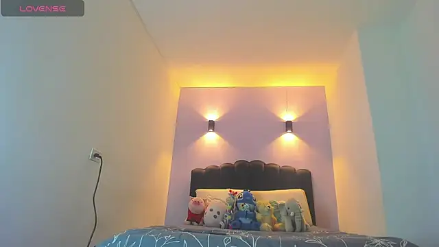 Sofia Clauss  online show from 21, 12, 2025