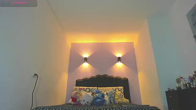 Sofia Clauss  online show from 19, 4, 2026