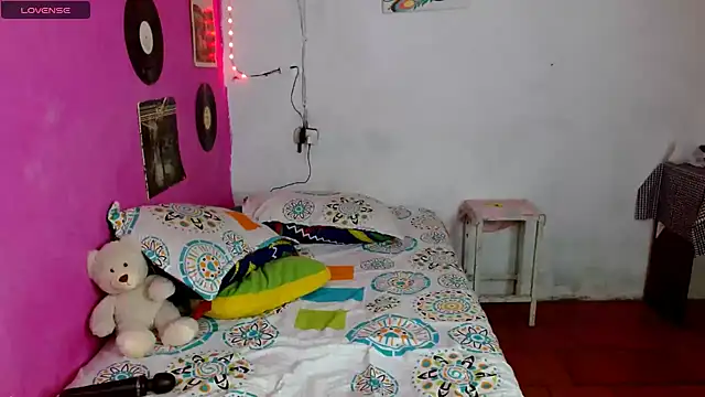 Snapshot of sensitive_brunette chatting on 16, 1, 2025 sensitive brunette online show from 16, 1, 2025