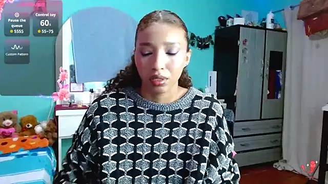 Snapshot of sensitive_brunette chatting on 24, 11, 2025 sensitive brunette online show from 24, 11, 2025