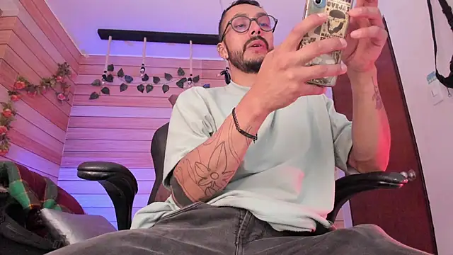 Tom cooper  online show from 7, 3, 2025